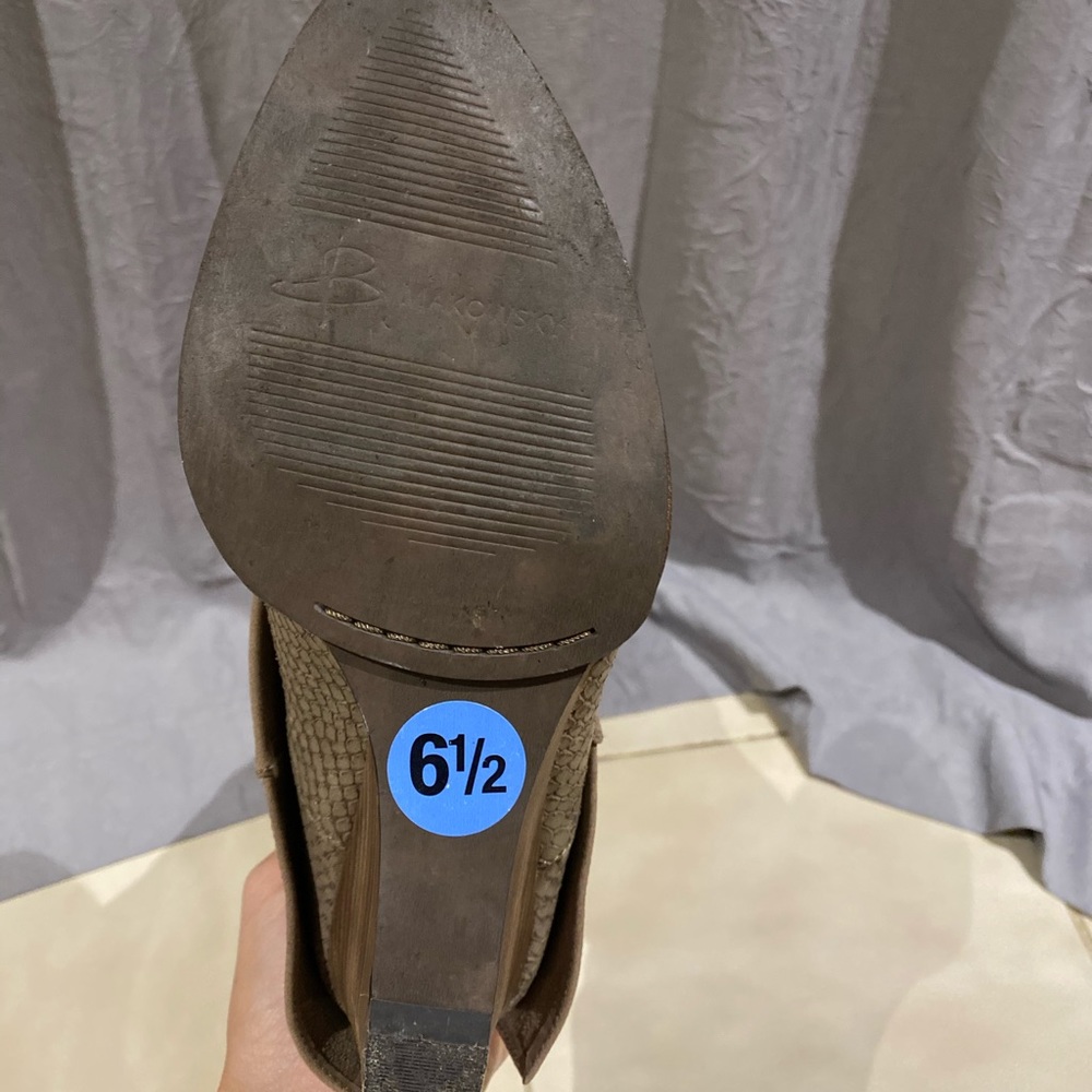 Boots - Picture 3 of 4